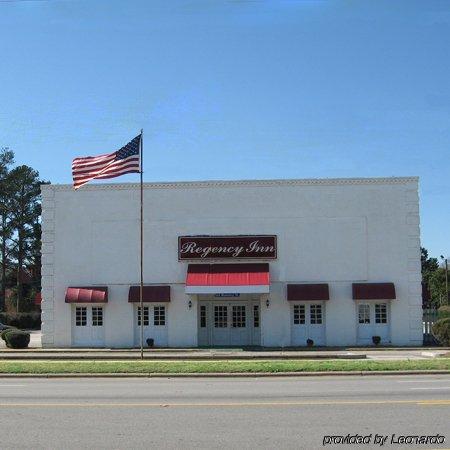 Regency Inn Fayetteville/Fort Bragg Exterior photo