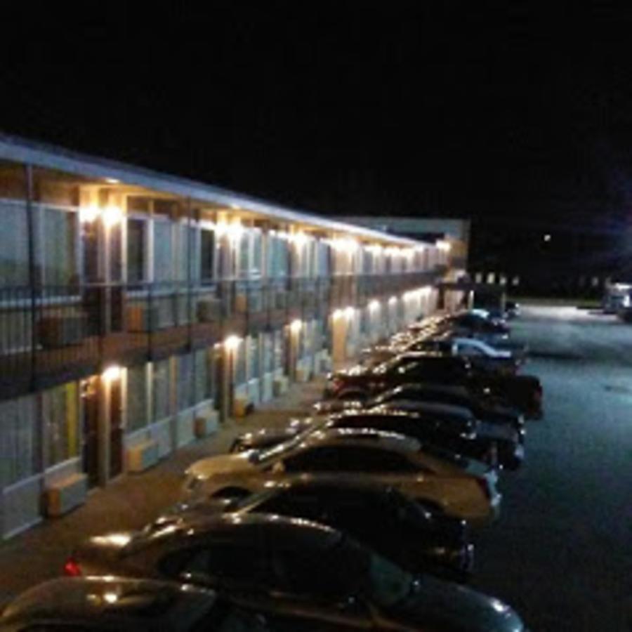 Regency Inn Fayetteville/Fort Bragg Exterior photo